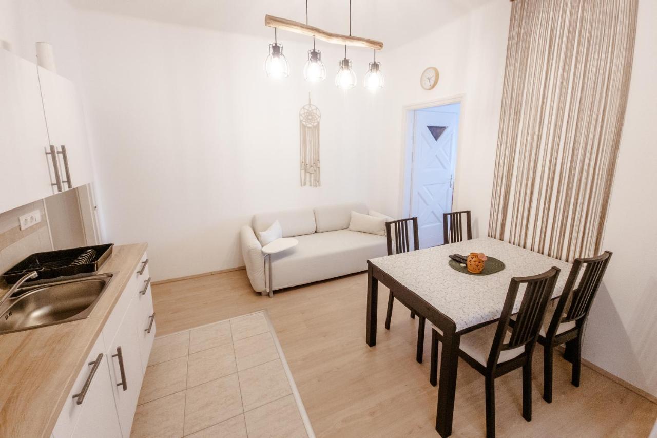 Kiraly40 Apartman Pecs Exterior photo